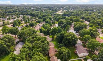 1115 Shadowoak Dr, Ballwin, MO 63021