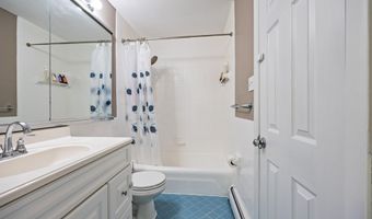 7 Sutton Pl 7, Bloomfield, CT 06002