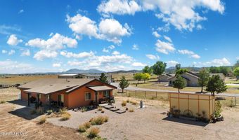 945 E Latigo Ct, Paulden, AZ 86334