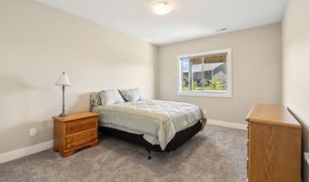 1337 S 7th St, Adel, IA 50003