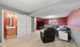 8 N Longwood Ln, Alexandria, KY 41001