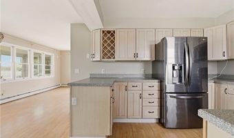 507 County Rd, Barrington, RI 02806
