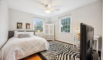 7600 CHARLESTON Dr, Bethesda, MD 20817