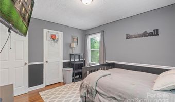 1914 Bonnie Ln, Charlotte, NC 28213
