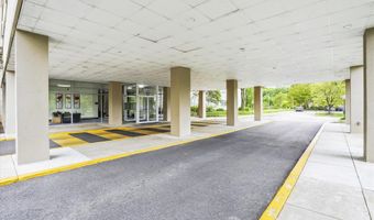 6631 WAKEFIELD Dr 319, Alexandria, VA 22307