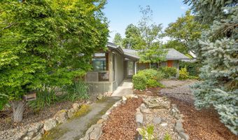 767 Twin Pines Cir, Ashland, OR 97520