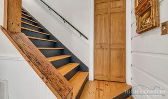 165 Leighway Ln, Banner Elk, NC 28604