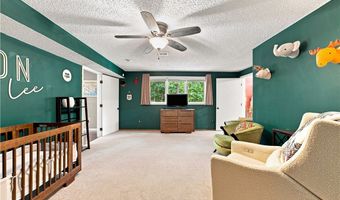 72 Elizabeth Dr, Bella Vista, AR 72715