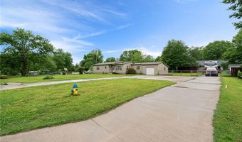 605 6Th St, Barling, AR 72923