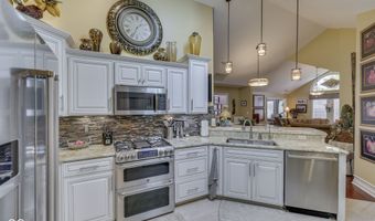 7386 Lake Lakota Pl, Indianapolis, IN 46217