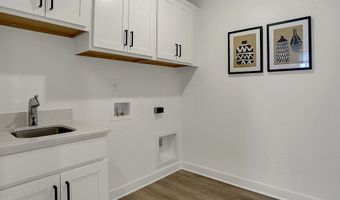 696 Growe Ct, Avon, IN 46123