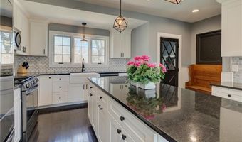 499 Seven Mile Rd, Cranston, RI 02831
