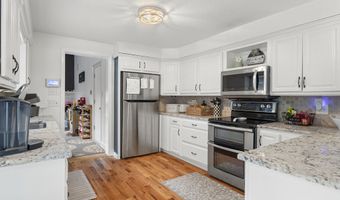 15 Blueberry Ln, Burlington, CT 06013