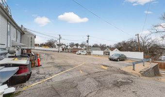 8713 Gravois Rd, Affton, MO 63123