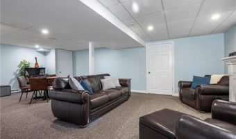 15 Leonard Dr, North Smithfield, RI 02896