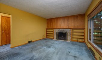 2035 Thornhill Dr, Akron, OH 44313