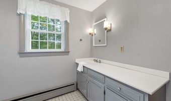 69 King Rd, Bedford, NH 03110
