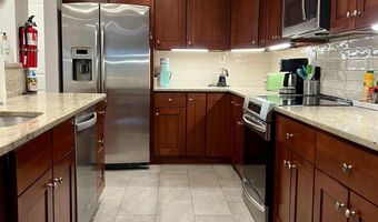 4118 18TH Road N Unit Middle Floor Middle Floor, Arlington, VA 22207