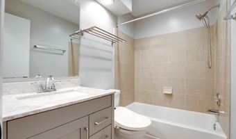 7707 LAFAYETTE FOREST Dr 21, Annandale, VA 22003
