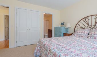12 Oak Meadows Dr 12, Brookfield, CT 06804