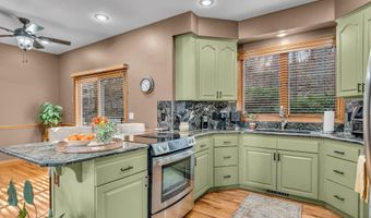 731 E 1100 Rd, Baldwin City, KS 66006