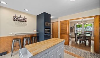 310 N Woodhill Dr, Amherst, OH 44001