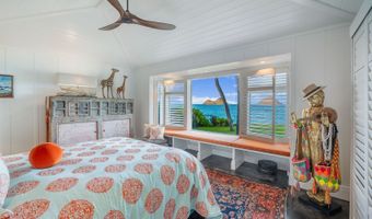 1586 Mokulua Dr, Kailua, HI 96734