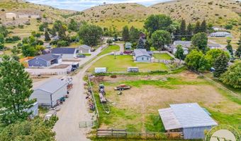 12 Avis St, Absarokee, MT 59001