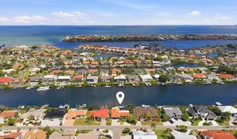 831 CHIPAWAY Dr, Apollo Beach, FL 33572