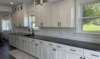 100 8th St, Adair, IA 50002