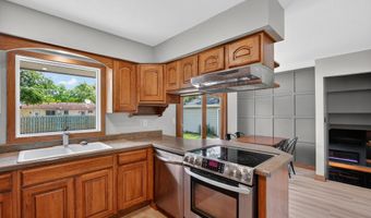 805 SE 2nd St, Ankeny, IA 50021