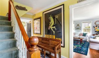 15 Cross St, Newport, RI 02840