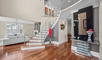 9715 SINGLETON Dr, Bethesda, MD 20817