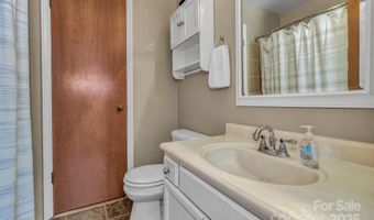 5 Fairway Dr, Arden, NC 28704