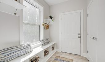 10032 SINNOTT, Bethesda, MD 20817