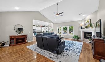 3 Ettington Dr, Bella Vista, AR 72714