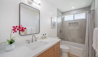244 Kihapai St A, Kailua, HI 96734