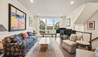 81 Brentwood Cir 81, Danbury, CT 06810