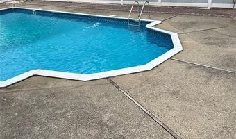 84 N Vivyen St, Bergenfield, NJ 07621