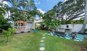 1276 Mokulua Dr, Kailua, HI 96734