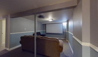 721 Meadow Pl, Ames, IA 50010