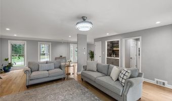 4163 Glen Meadow Dr, Peachtree Corners, GA 30092