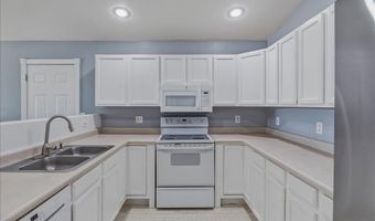4005 GOLDEN Ct, Cheyenne, WY 82001