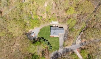 825 Woonsocket Hl, North Smithfield, RI 02896