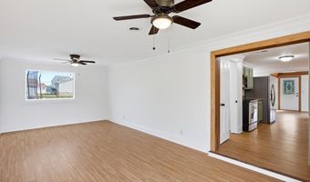 124 Roselawn St, Algonac, MI 48001