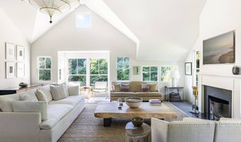 36 Hand Ln, Amagansett, NY 11930