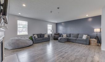 928 Ridge Rock Ln, Bargersville, IN 46106