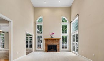 42855 CHATELAIN Cir, Ashburn, VA 20148