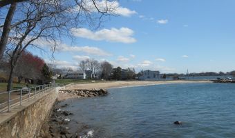 1-3 Parker Memorial Dr, Branford, CT 06405