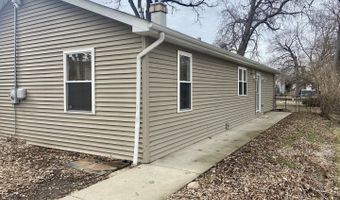 39450 N Circle Ave, Antioch, IL 60002